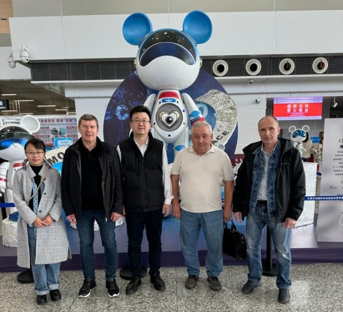 Представители АО "ОмЗМ-МЕТАЛЛ" посетили референт заводы производителей станков лазерной резки в Китае 