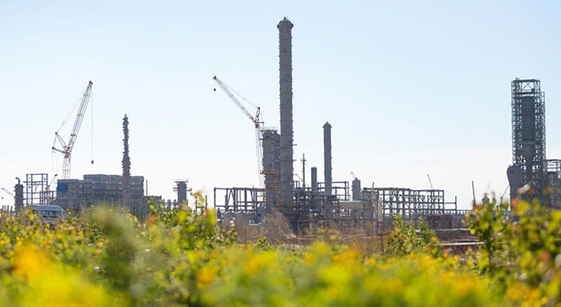 Иркутская нефтяная компания (ИНК) может перенести запуск Иркутского завода полимеров (ИЗП) с 2024 г. на 2025 г